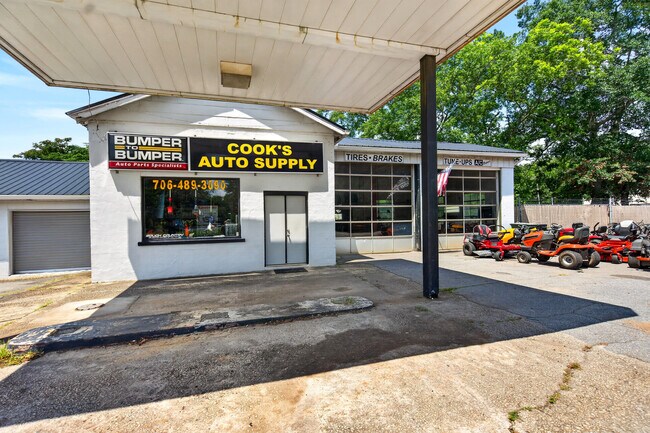 More details for 217 Main St, Pine Mountain, GA - Retail for Sale