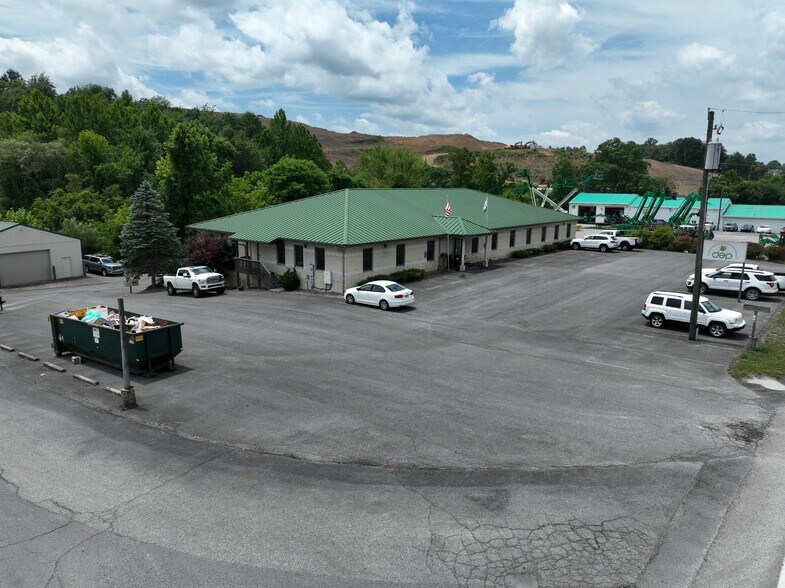 2031 Pleasant Valley Rd, Fairmont, WV à louer - Photo du bâtiment - Image 3 de 31