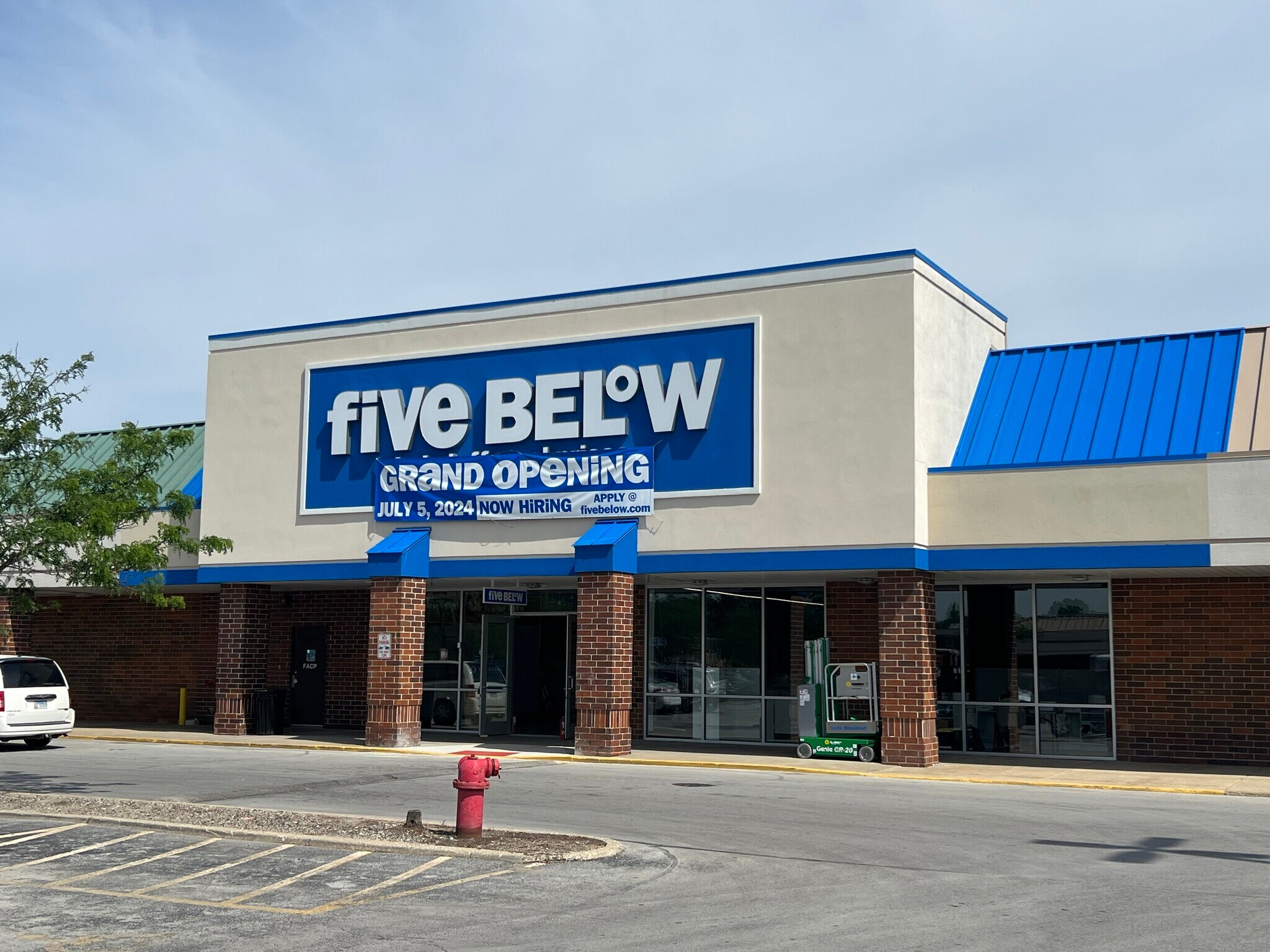 100-275 W 87th St, Chicago, IL à louer Photo du bâtiment- Image 1 de 8