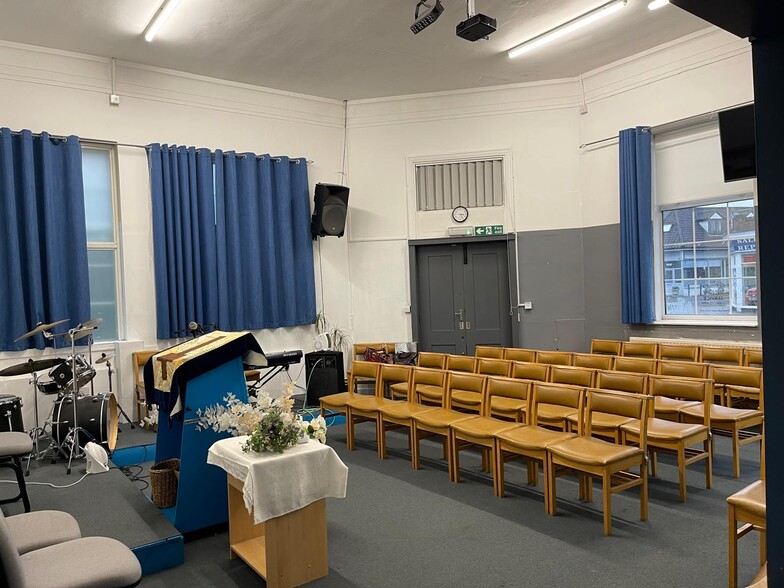 115 London Rd, Knebworth for lease - Building Photo - Image 3 of 5