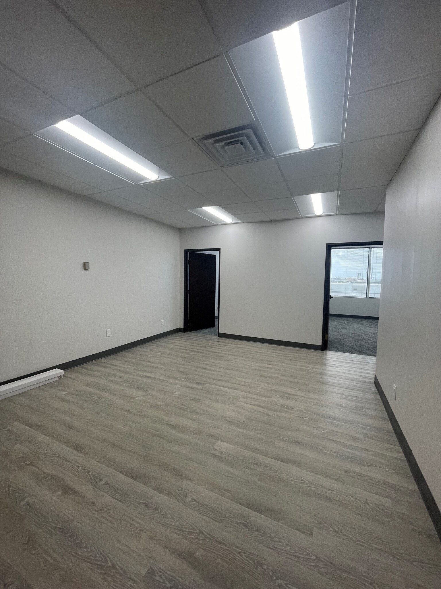 2225 E Randol Mill Rd, Arlington, TX for lease Interior Photo- Image 1 of 7