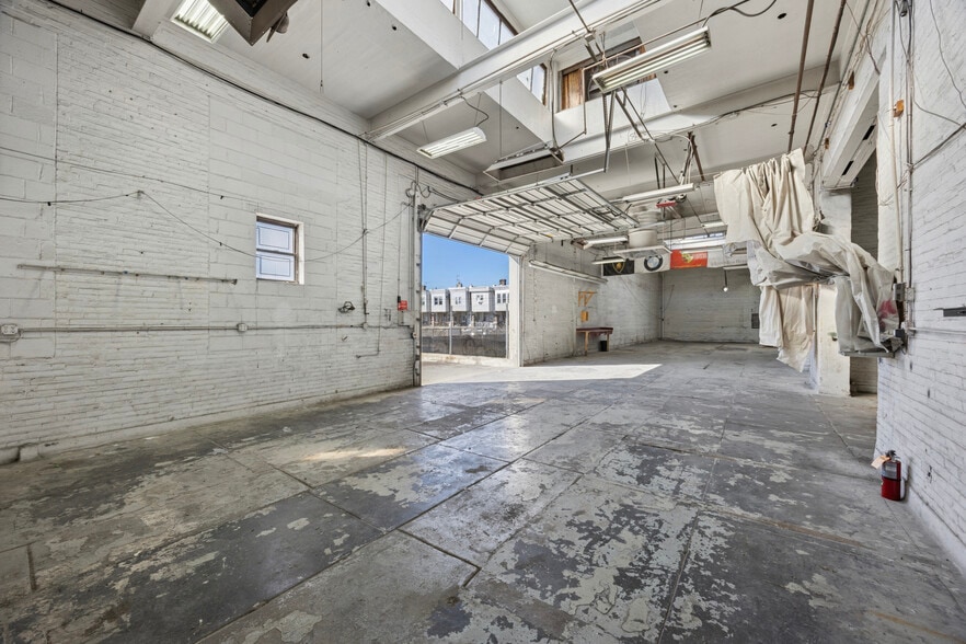 5223 Torresdale Ave, Philadelphia, PA for lease - Interior Photo - Image 3 of 11