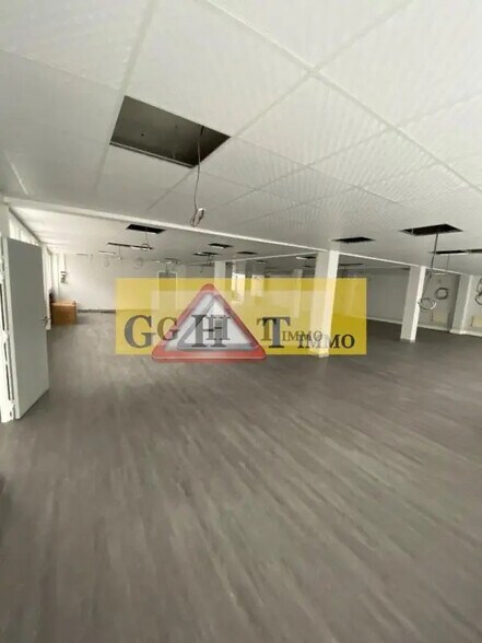 Office in Thiais for lease - Interior Photo - Image 3 of 3