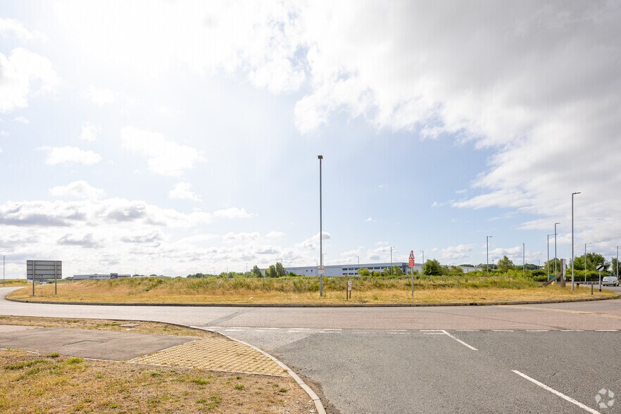 Overfield Park, Winthorpe for sale - Building Photo - Image 3 of 4