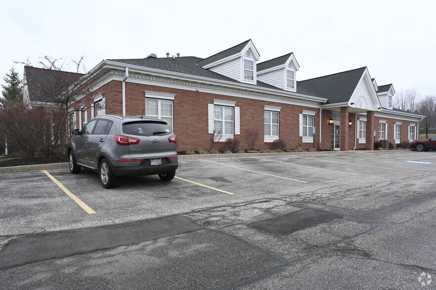 7000 Town Centre Dr, Broadview Heights, OH for lease - Building Photo - Image 2 of 3