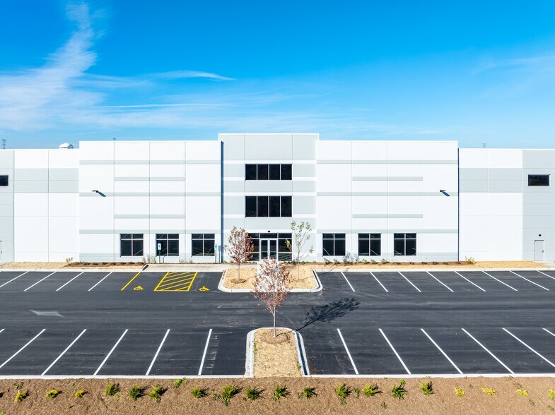 1850 N US 45, Libertyville, IL à vendre - Photo du bâtiment - Image 2 de 7