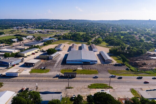 Plus de détails pour 1660 Junction Hwy, Kerrville, TX - Industriel à louer
