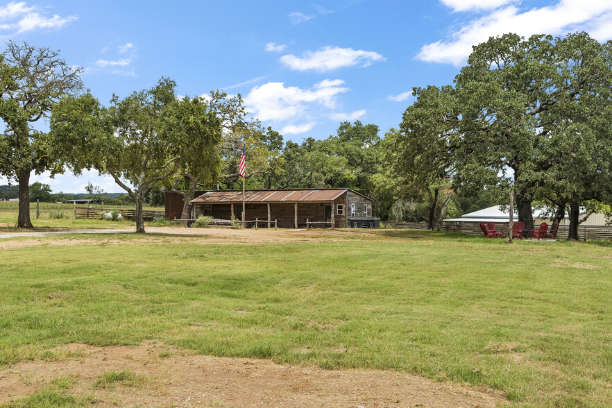 116 Elizabeth Rd, Fredericksburg, TX à vendre - Photo du bâtiment - Image 1 de 1