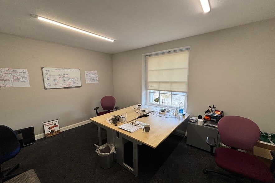 15 Church Sq, Banbridge for sale - Interior Photo - Image 3 of 6