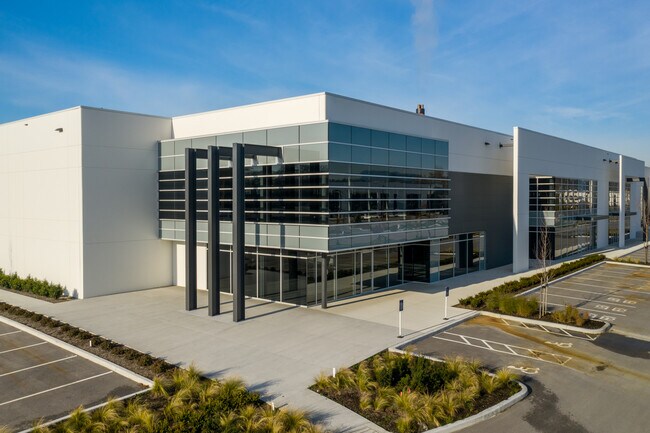 Plus de détails pour 8211 Fraser Reach Crt, Burnaby, BC - Industriel à louer