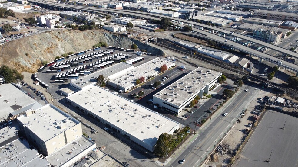 1740 Cesar Chavez St, San Francisco, CA à louer - Photo du bâtiment - Image 1 de 8