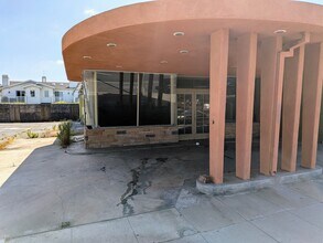 126 N Catalina Ave, Redondo Beach, CA à louer Photo du bâtiment- Image 2 de 3