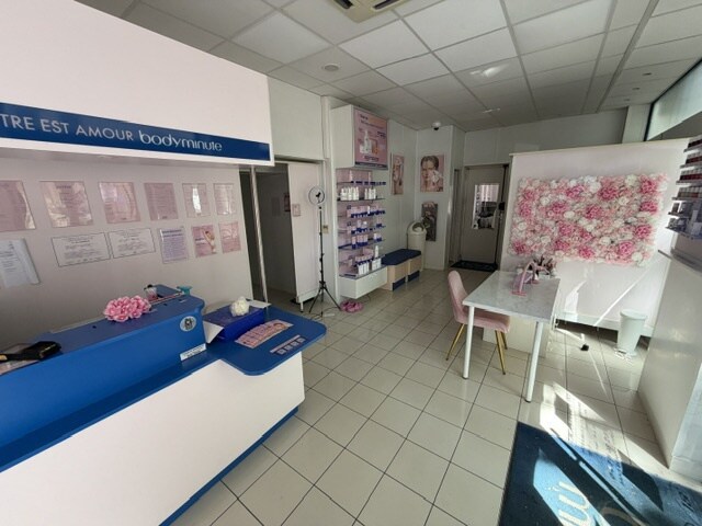 Retail in Lyon for lease - Interior Photo - Image 3 of 4