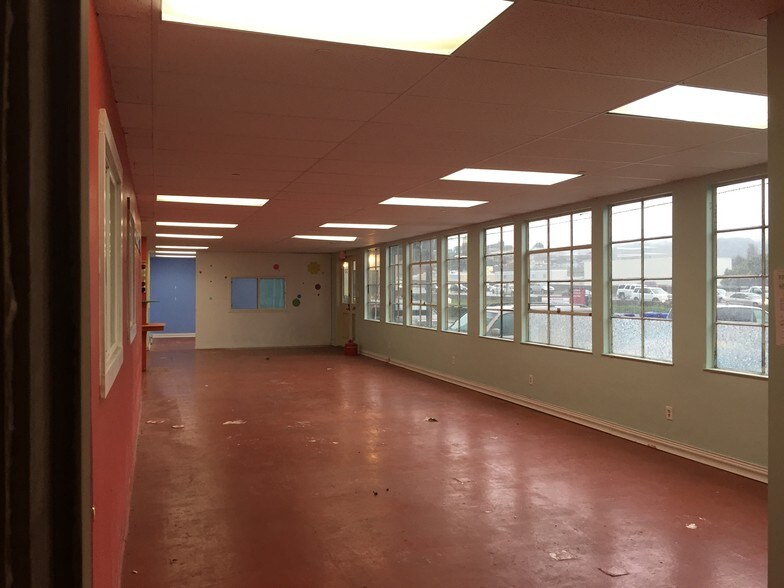 5327 Jacuzzi St, Richmond, CA à louer - Photo du bâtiment - Image 2 de 7