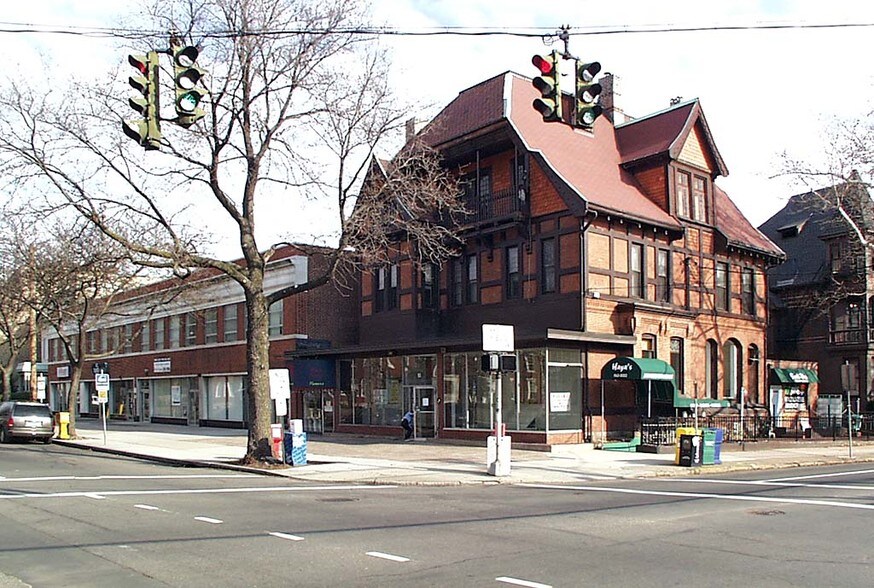 97-107 Whitney Ave, New Haven, CT à louer - Photo du bâtiment - Image 2 de 13