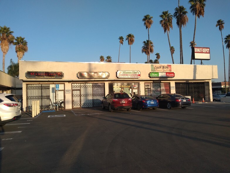 20451-20475 Sherman Way, Canoga Park, CA à louer - Photo du bâtiment - Image 1 de 3