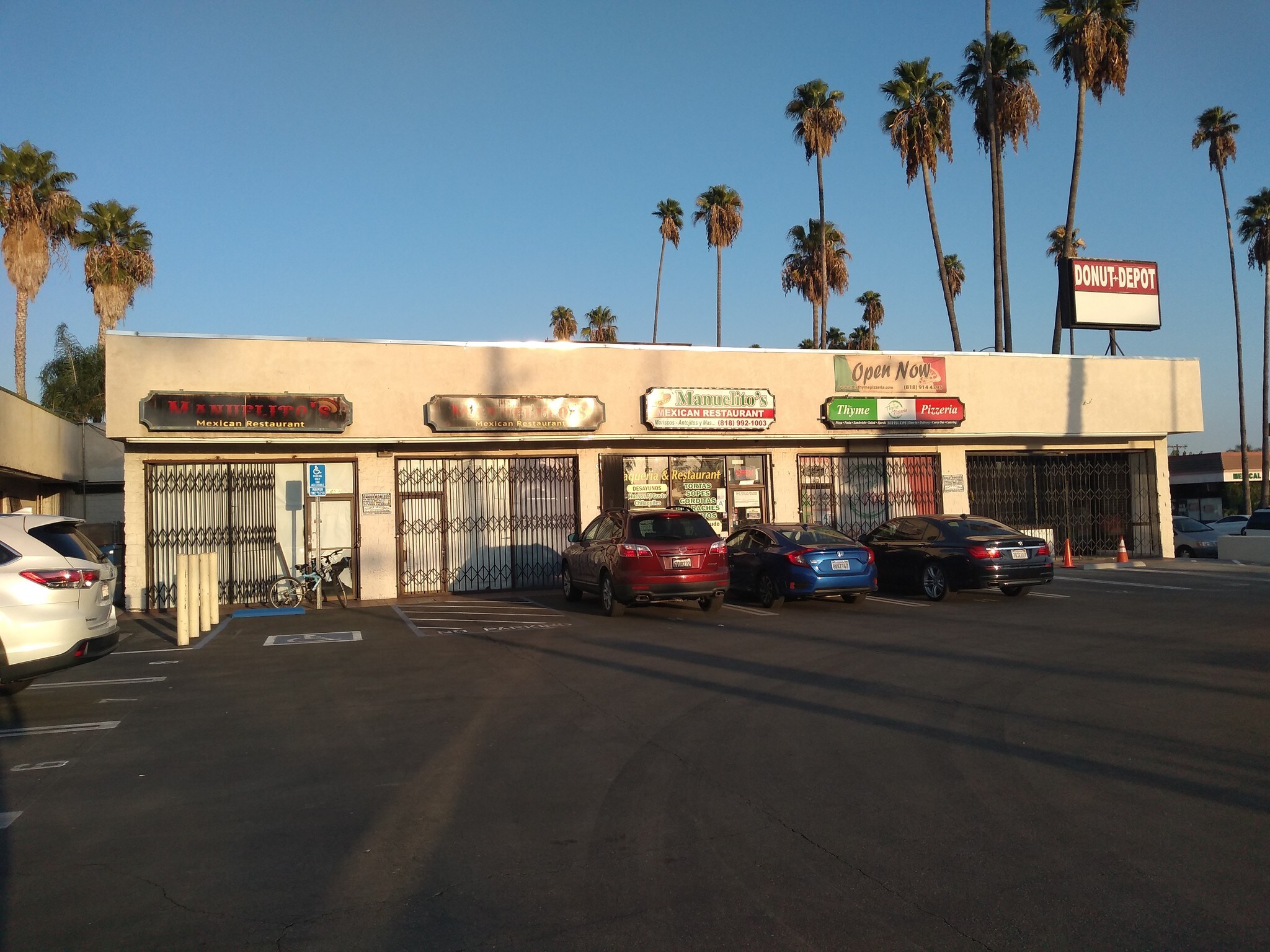 20451-20475 Sherman Way, Canoga Park, CA à louer Photo du bâtiment- Image 1 de 4