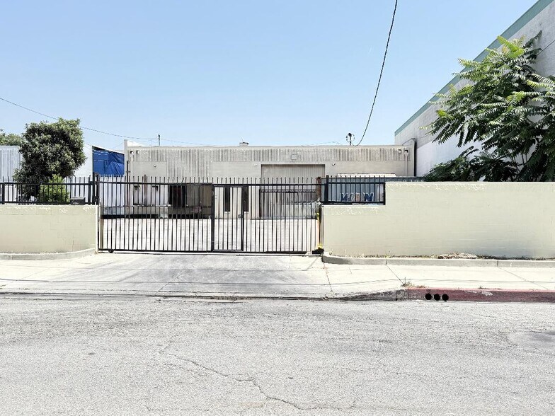 2412 Lee Ave, South El Monte, CA à louer - Photo du bâtiment - Image 1 de 13