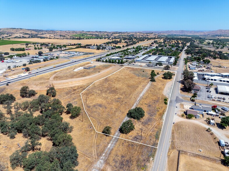 6229 Monterey Rd, Paso Robles, CA à vendre - Photo du bâtiment - Image 3 de 10