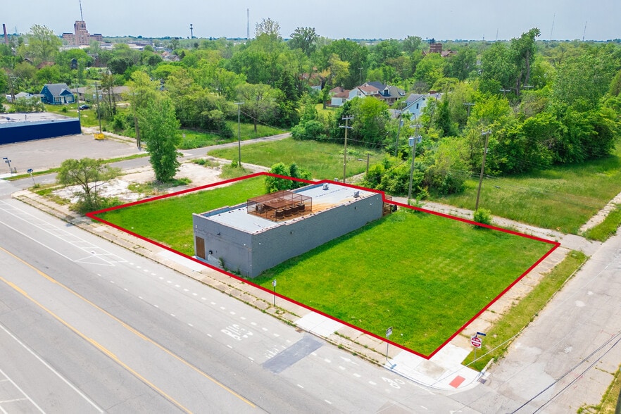 16445 Hamilton Ave, Highland Park, MI for sale - Building Photo - Image 1 of 6