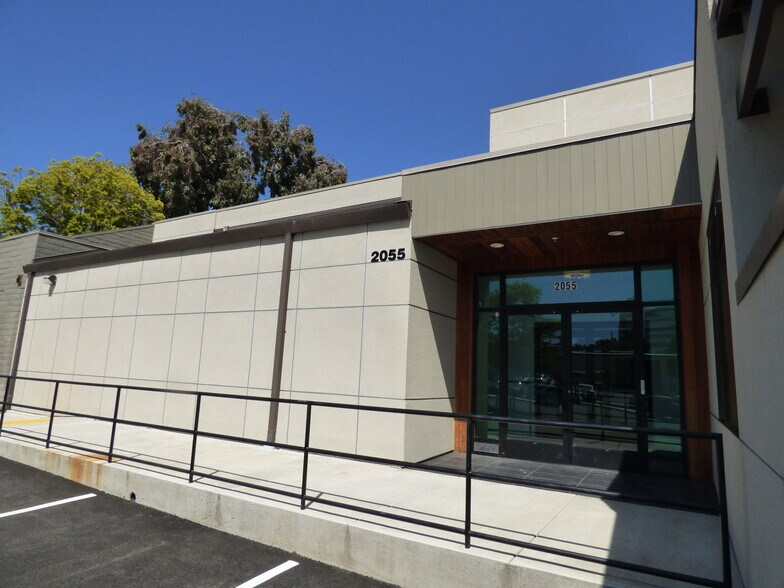 2055 N Broadway, Walnut Creek, CA à vendre - Photo du bâtiment - Image 3 de 17