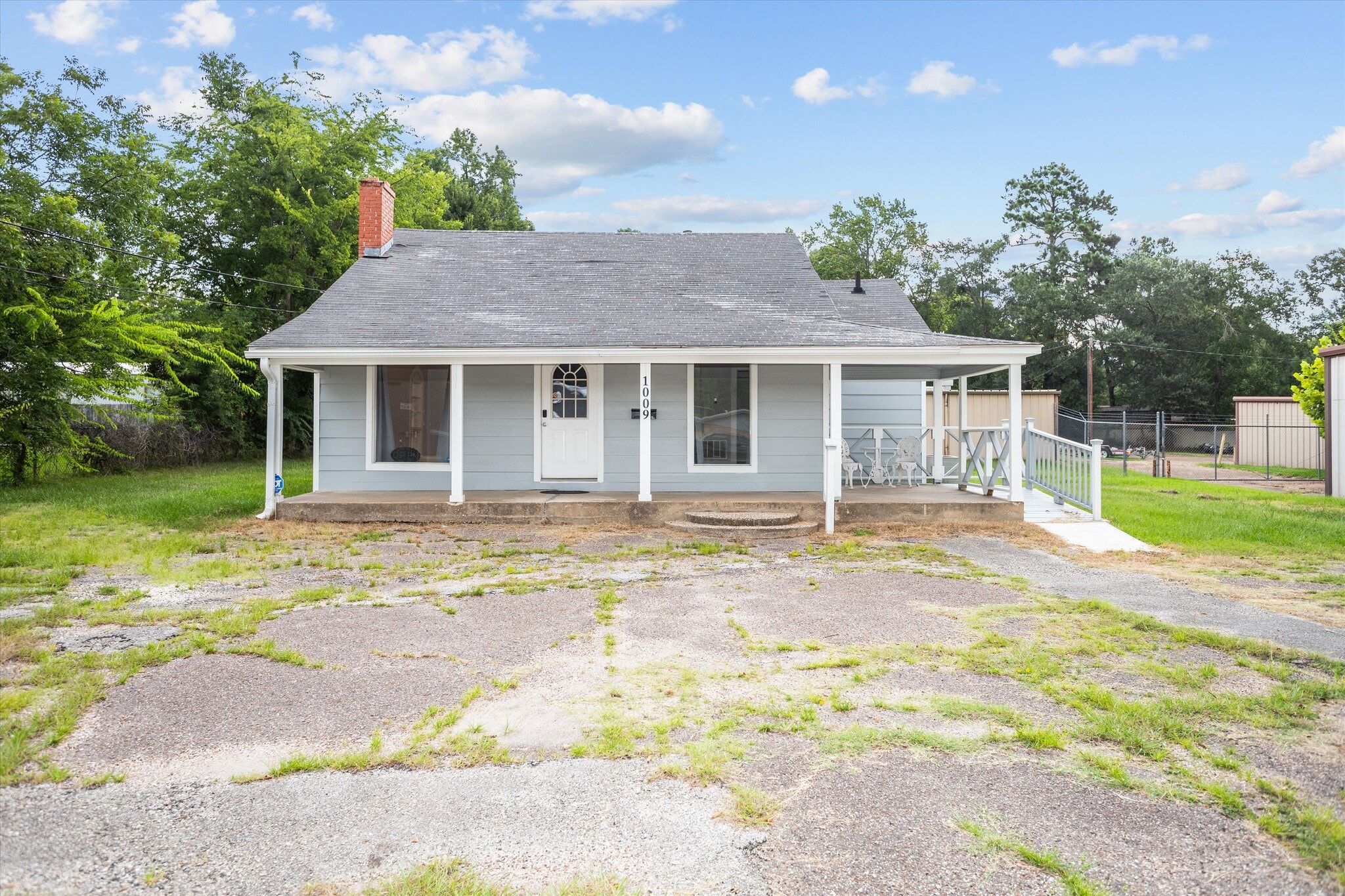 1009 E Denman Ave, Lufkin, TX for sale Primary Photo- Image 1 of 17