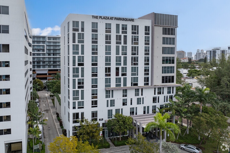 2940 NE 207th St, Aventura, FL à vendre - Photo du bâtiment - Image 2 de 5