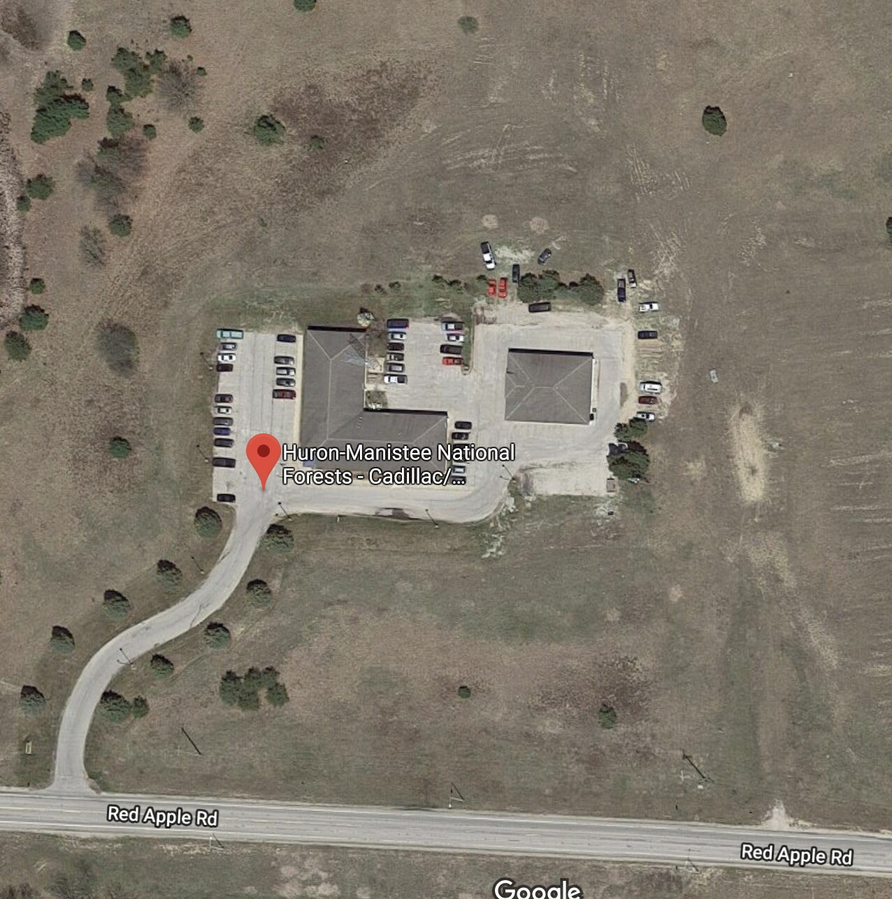 412 Red Apple Rd, Manistee, MI for lease Primary Photo- Image 1 of 5