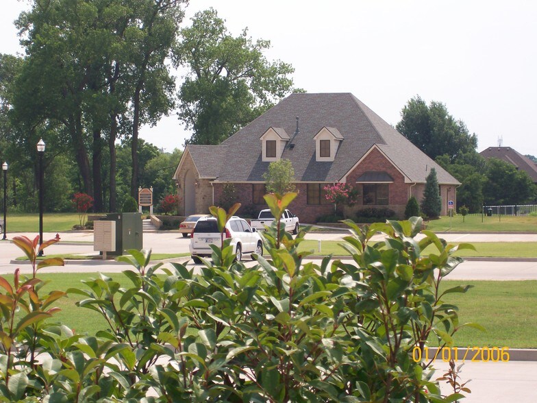 1500 N Mustang Rd, Mustang, OK à vendre - Photo principale - Image 2 de 5