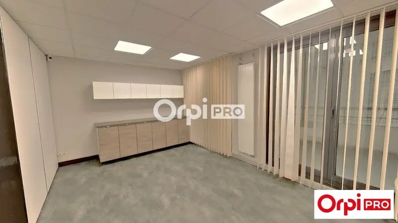 Retail in Lille for sale - Interior Photo - Image 3 of 6