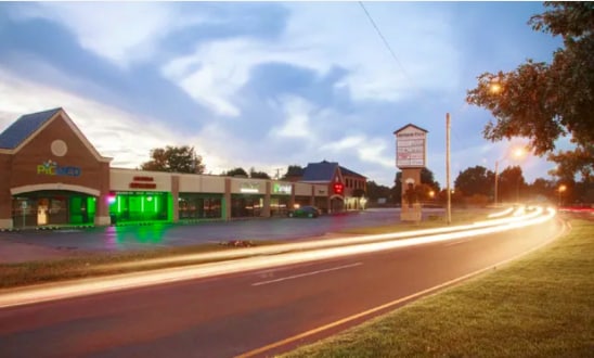 7913-7933 N May Ave, Oklahoma City, OK for lease - Building Photo - Image 1 of 4