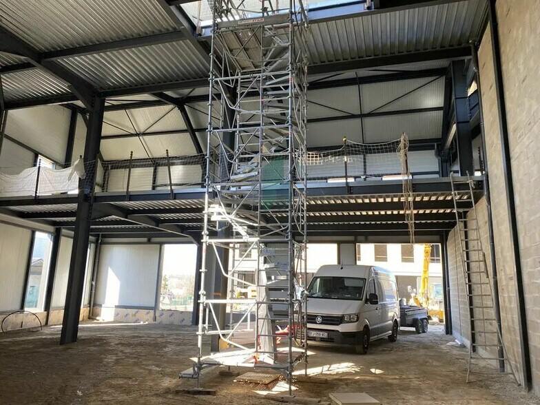 Local d'activités dans Groslay à vendre - Photo du bâtiment - Image 3 de 9