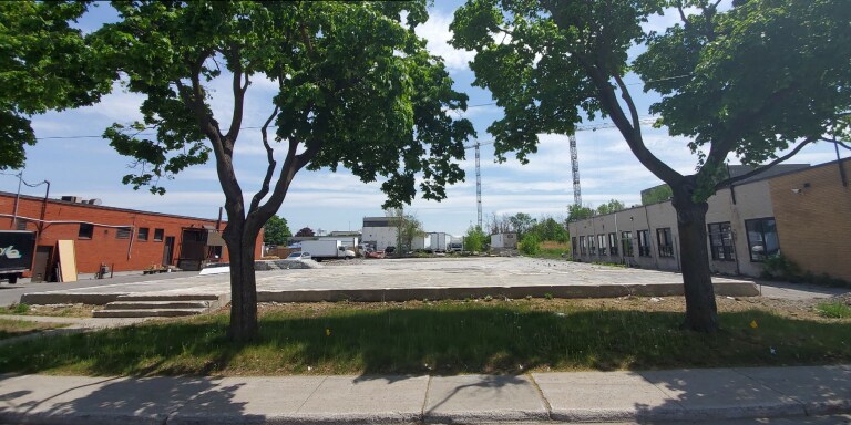 2150 Rue Ward, Saint-Laurent, QC à vendre Photo du bâtiment- Image 1 de 1