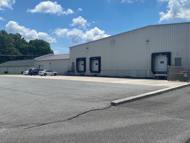 2099 Main Rd, Newfield, NJ for sale - Primary Photo - Image 1 of 5