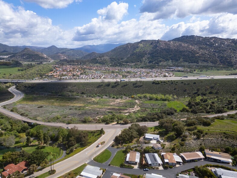 3309 San Rey Lane, Fallbrook, CA à vendre - Photo du bâtiment - Image 3 de 26