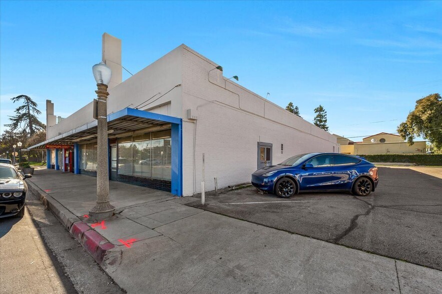 1405-1415 N Van Ness Ave, Fresno, CA à vendre - Photo du bâtiment - Image 2 de 11