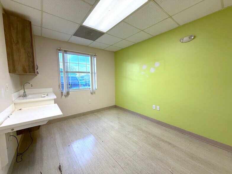 833 E Oak St, Kissimmee, FL à louer - Photo du bâtiment - Image 3 de 21