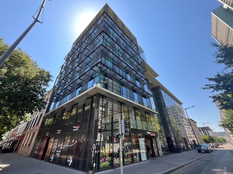 200 Avenue Jean Jaurès, Lyon à louer - Photo du bâtiment - Image 2 de 19