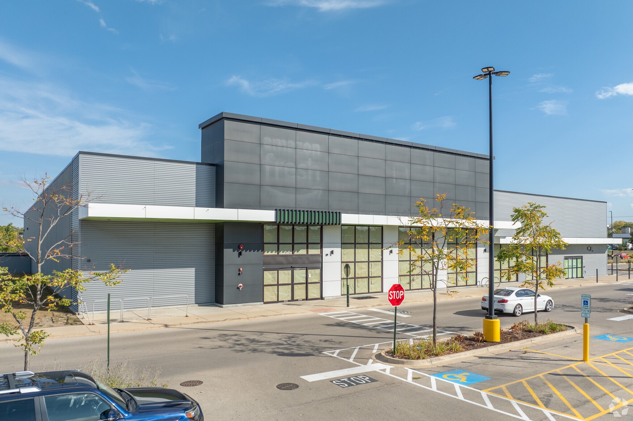 30 W 63rd St, Westmont, IL for lease Primary Photo- Image 1 of 5