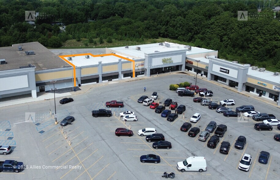 2122-2240 E Markland Ave, Kokomo, IN à louer - Photo du bâtiment - Image 1 de 6