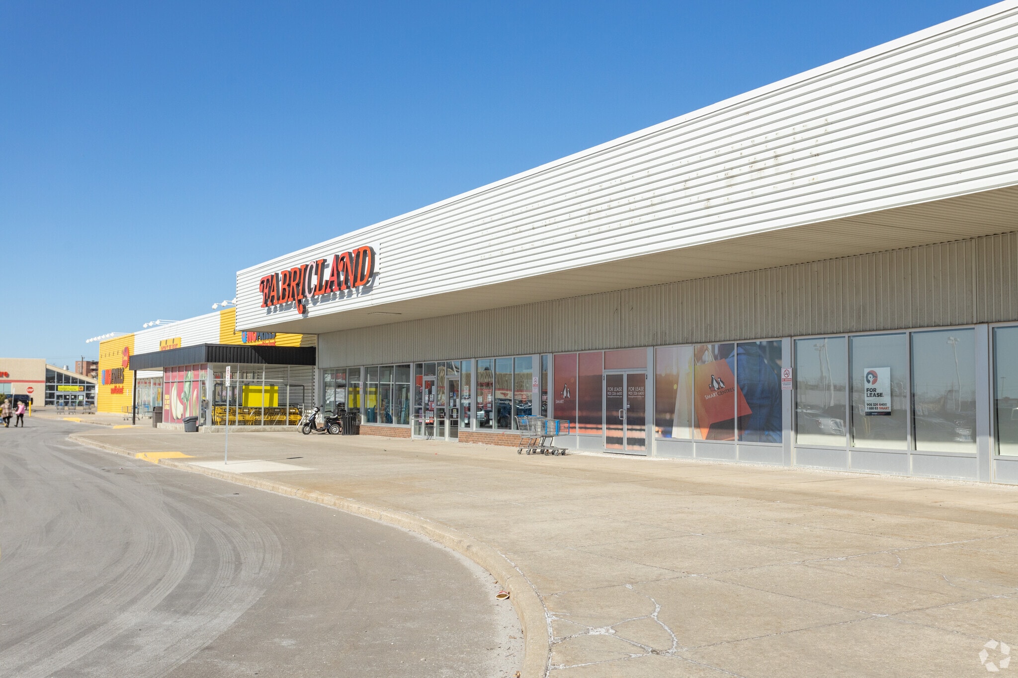 525 Welland Ave, St Catharines, ON for lease Building Photo- Image 1 of 8