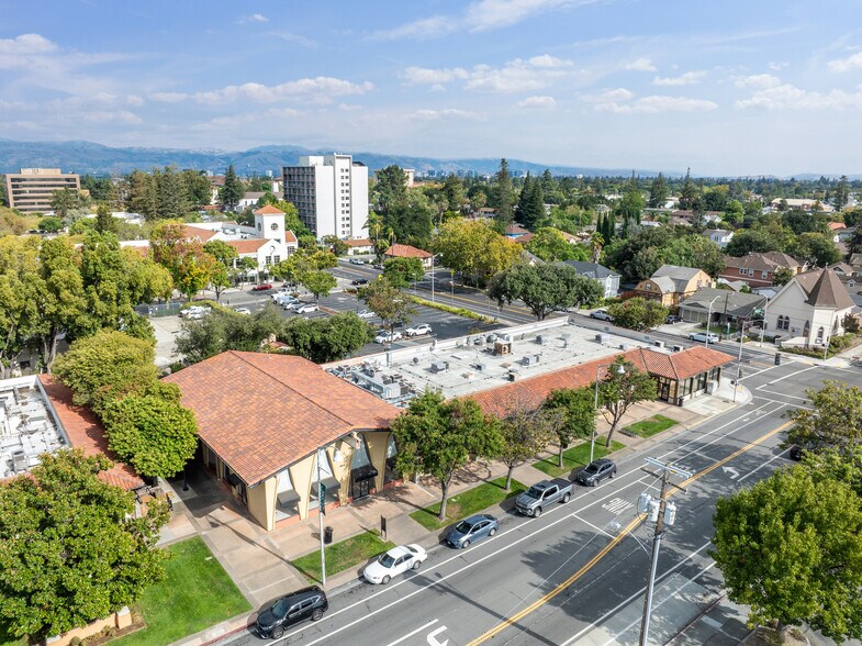 951 Monroe St, Santa Clara, CA à vendre - Photo du bâtiment - Image 2 de 16