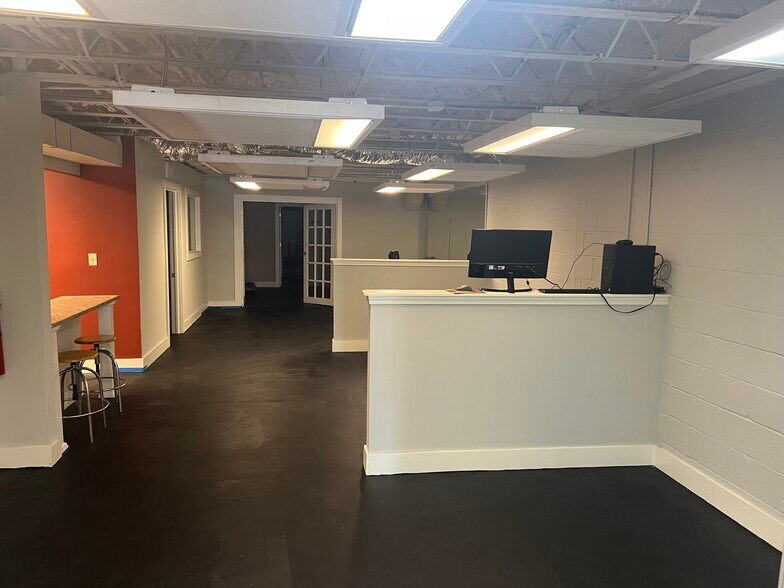 24 E Andrews Dr NW, Atlanta, GA à louer - Photo du bâtiment - Image 2 de 9