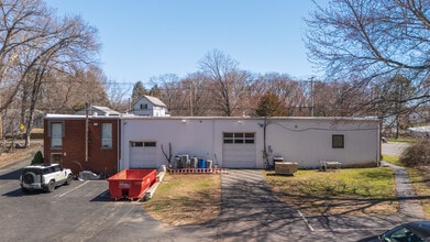 24 Sodom Ln, Derby, CT à louer Photo intérieure- Image 2 de 10