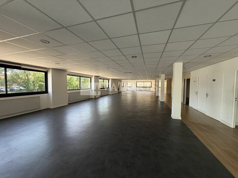 8-10 Route Du Pérollier, Dardilly for lease - Interior Photo - Image 3 of 11