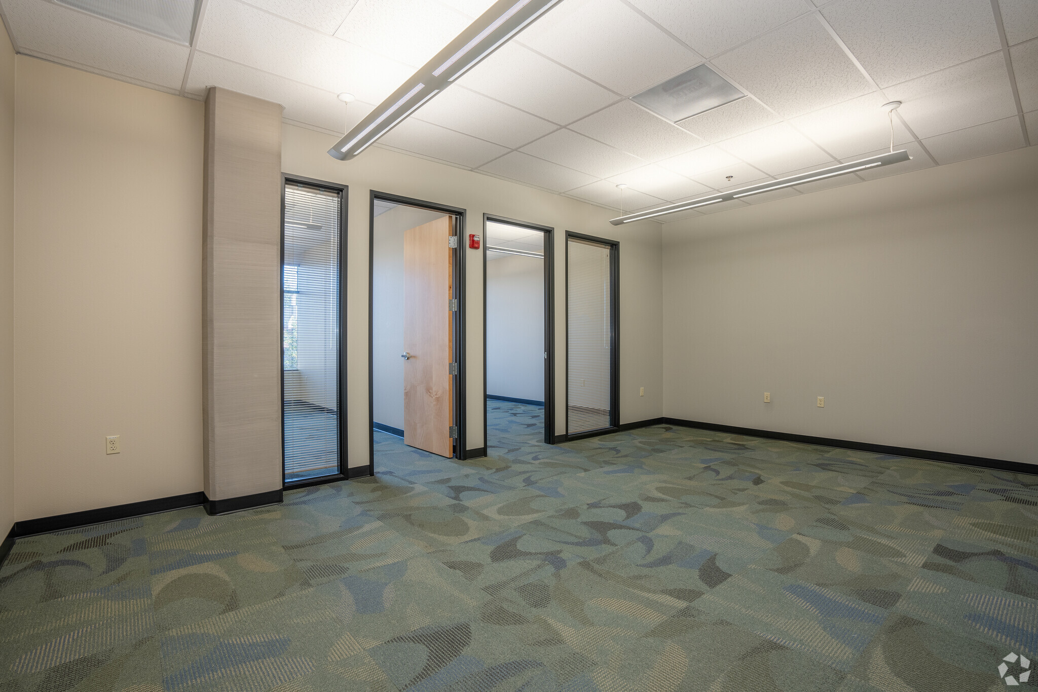 18840 SW Boones Ferry Rd, Tualatin, OR for lease Interior Photo- Image 1 of 2