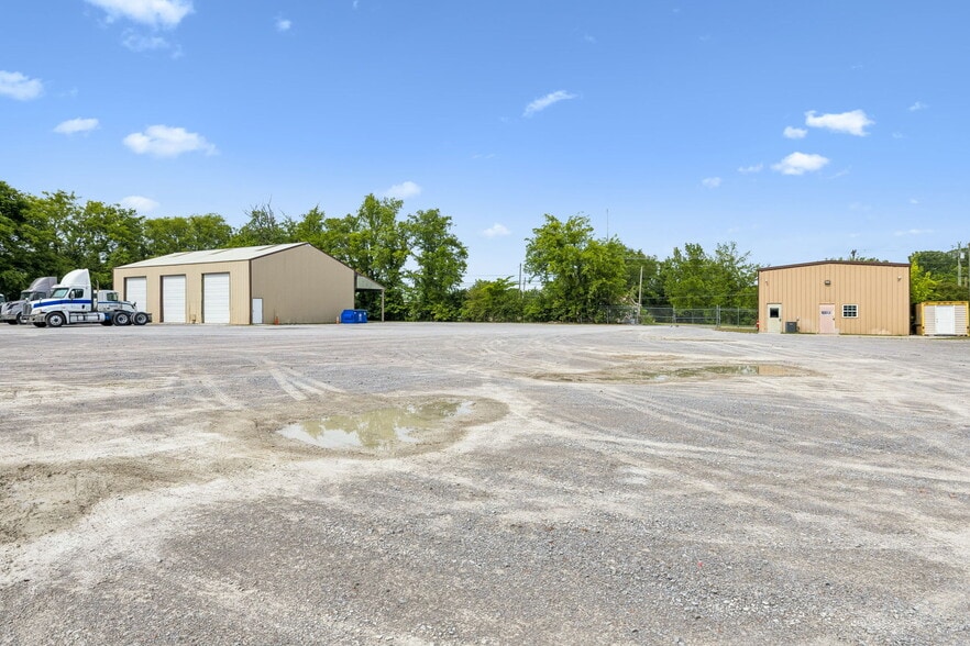 1311 W College St, Murfreesboro, TN à vendre - Photo du bâtiment - Image 3 de 44