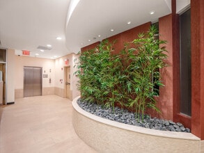 402 E 67th St, New York, NY à louer Photo intérieure- Image 2 de 6