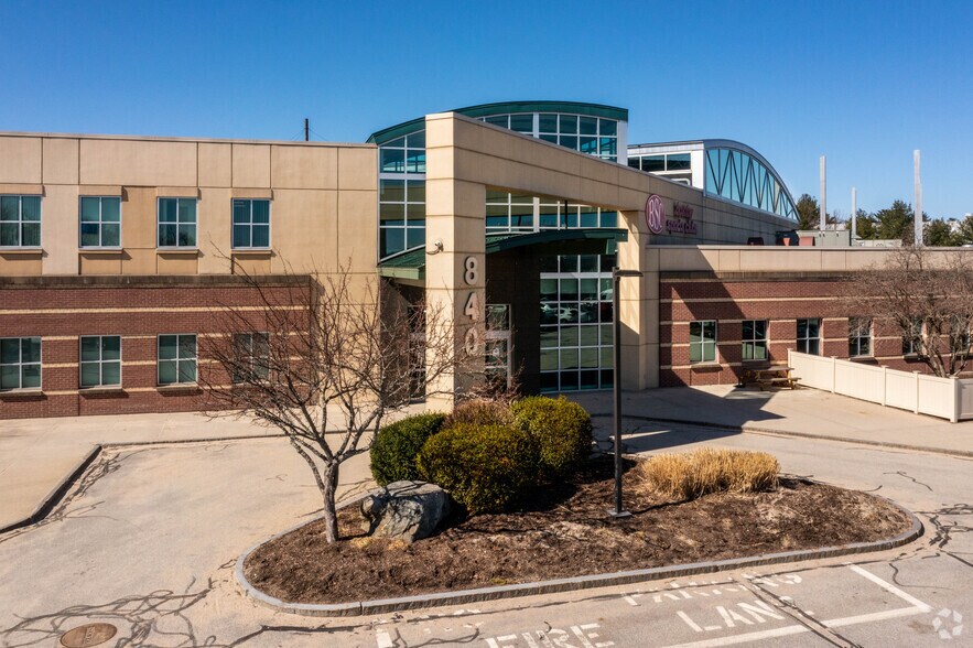 840 Winter St, Waltham, MA à louer - Photo du bâtiment - Image 3 de 5