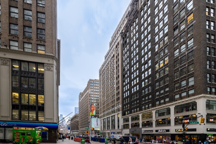 1375 Broadway, New York, NY à louer - Photo du bâtiment - Image 3 de 8